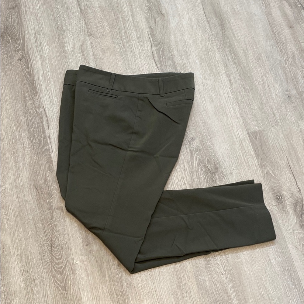 Van Heusen  Woman’s Green Straight Leg Pants
